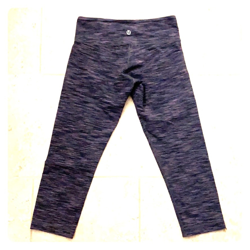 Lululemon crop yoga legging size 6